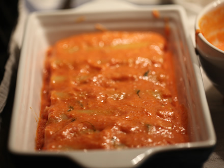 Cannelloni acoperiti cu sos