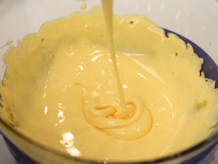 Crema de galbenusuri racita