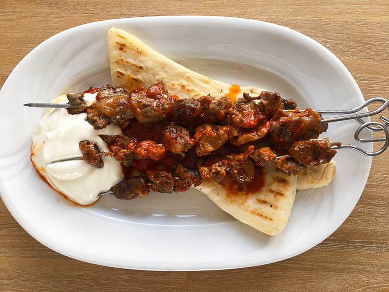 Reteta Frigarui de pipote in stil Iskender kebap